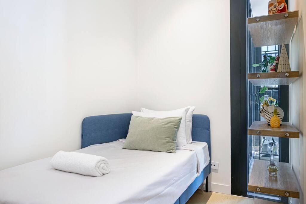 Cozy 1br & Study Retreat With Outdoor Pool In Mq Sydney