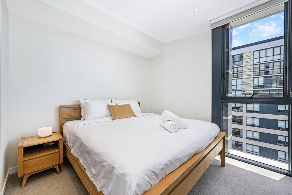 Cozy 1br & Study Retreat With Outdoor Pool In Mq Apartment *