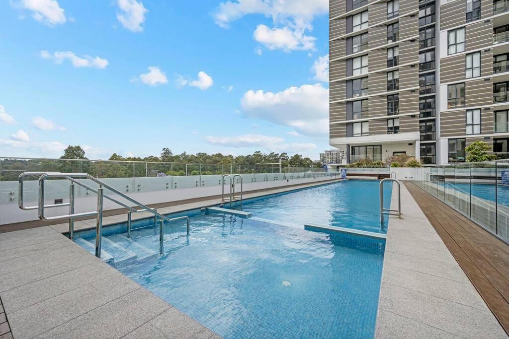 Cozy 1br & Study Retreat With Outdoor Pool In Mq *