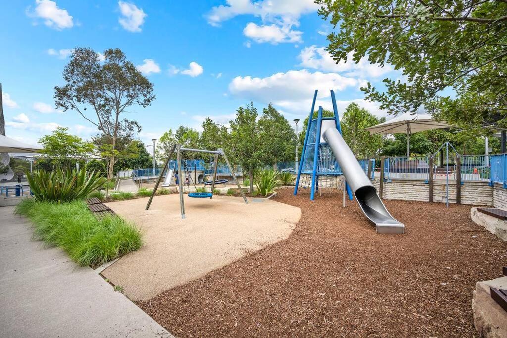 Cozy 1br & Study Retreat With Outdoor Pool In Mq Sydney
